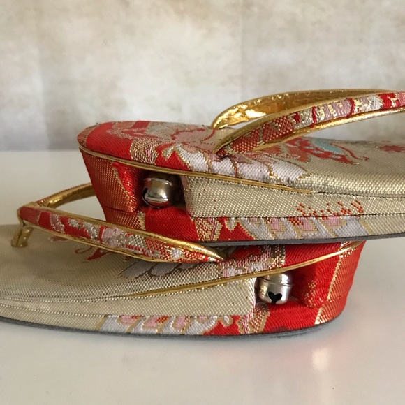 Authentic Japanese Bell Thongs Shoes - Picture 4 of 8